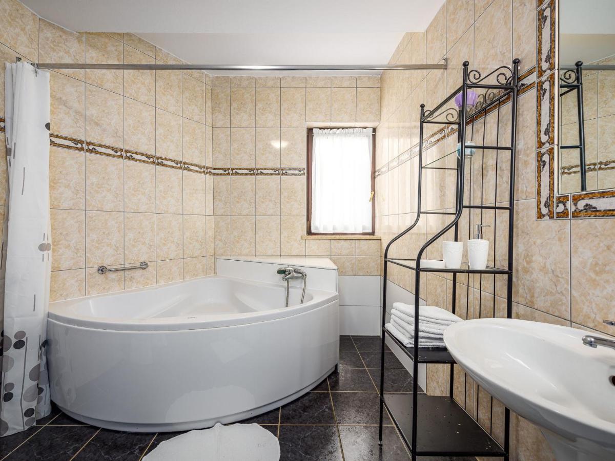 Villa Martimar With Pool And Hot Tub In Istria Rosini Eksteriør billede